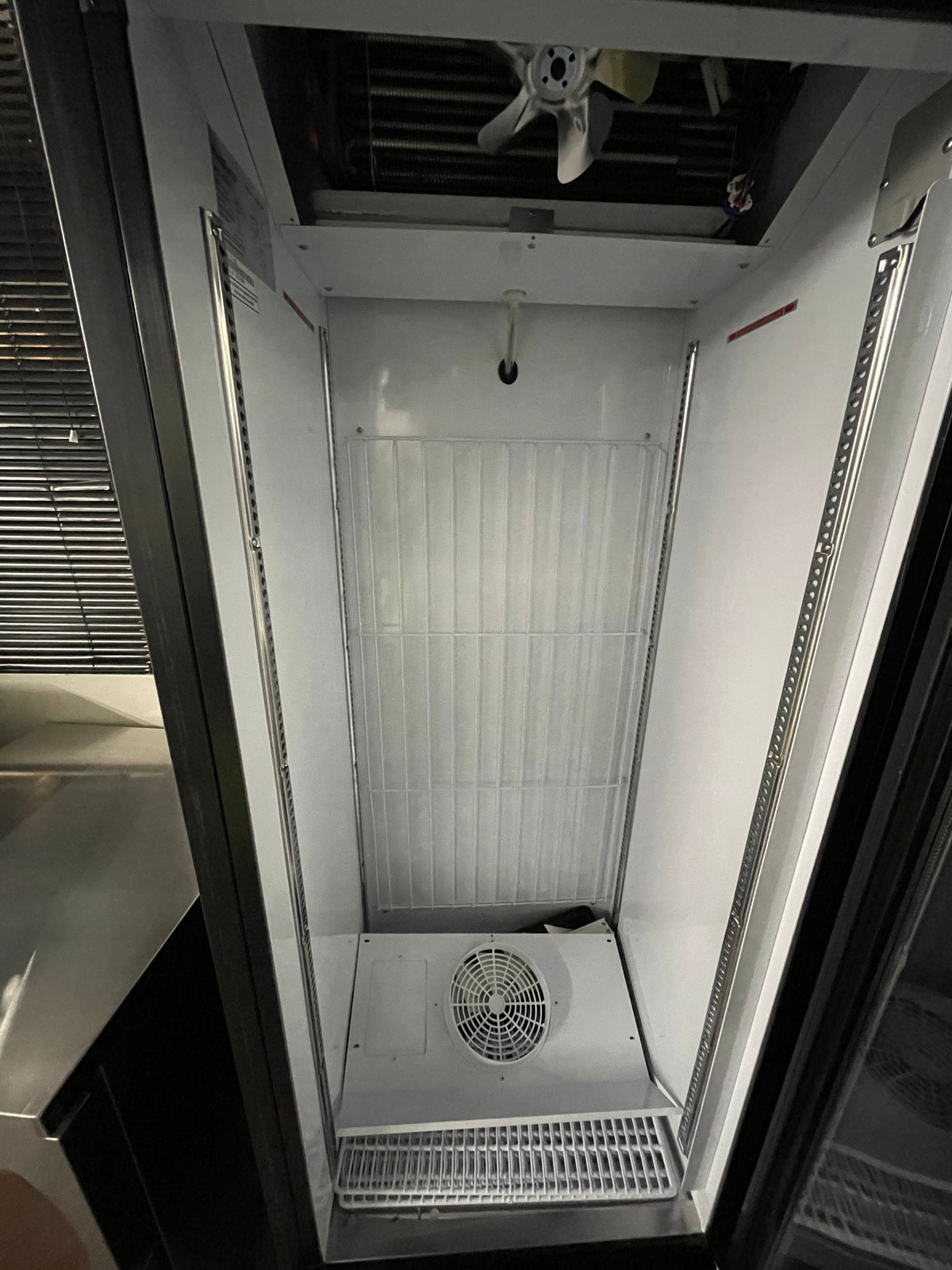 TGF-15SDB damaged unit IS182E08380003 - interior